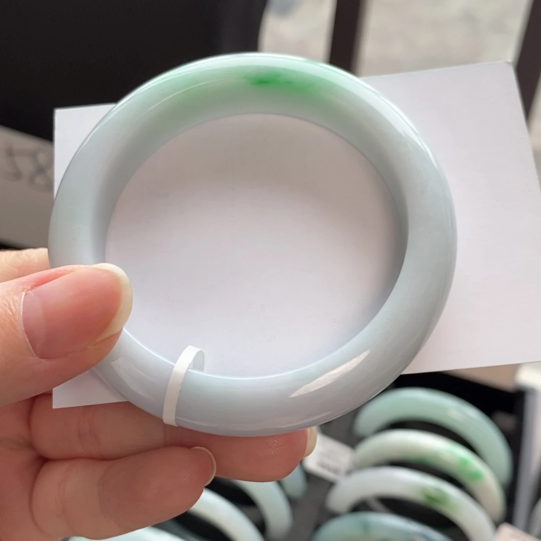 翡翠未镶嵌手镯白底青54