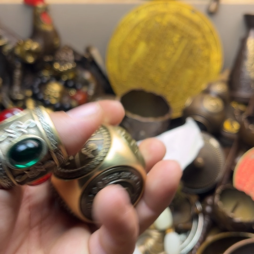 精美铜器工艺品等