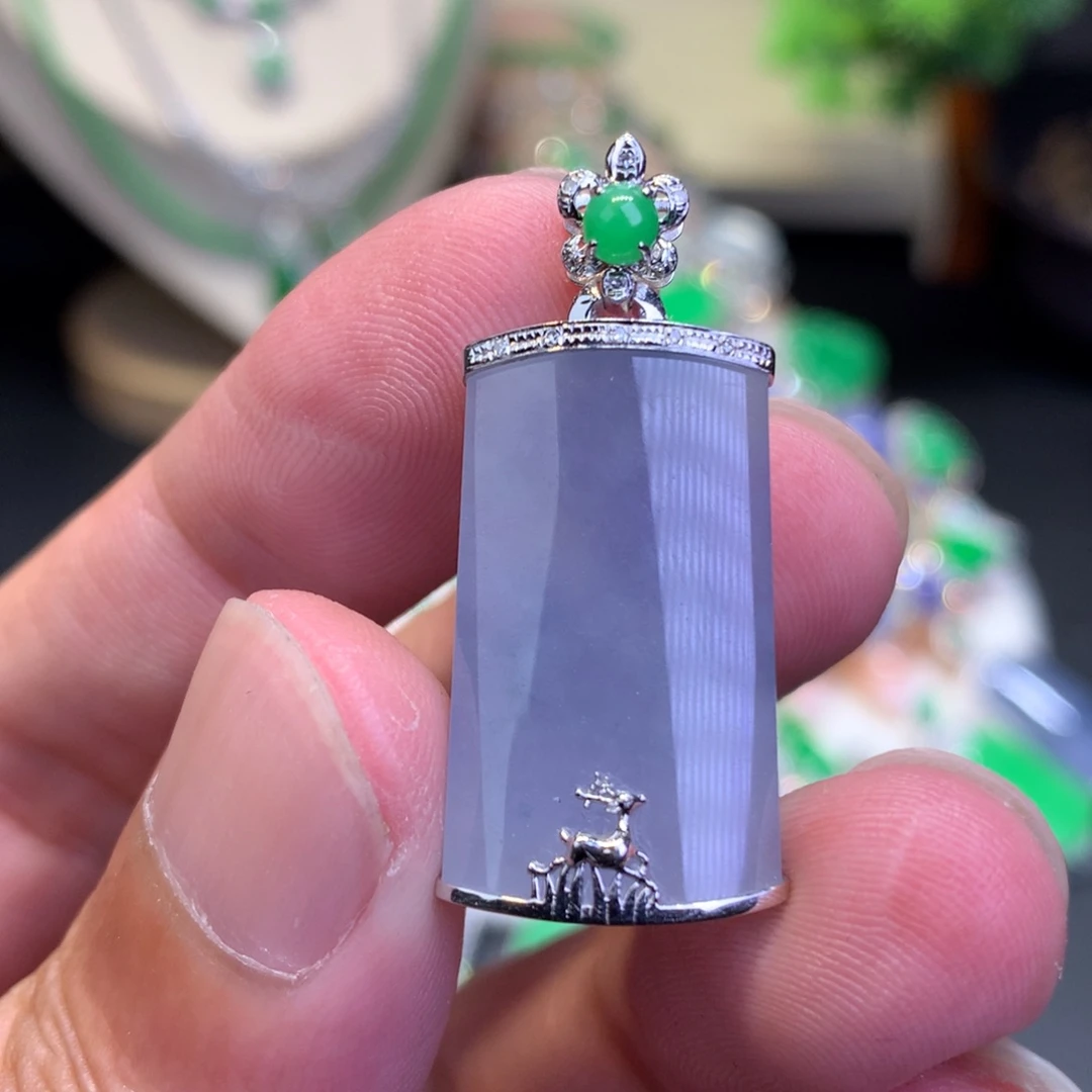 翡翠18K金镶嵌颈饰