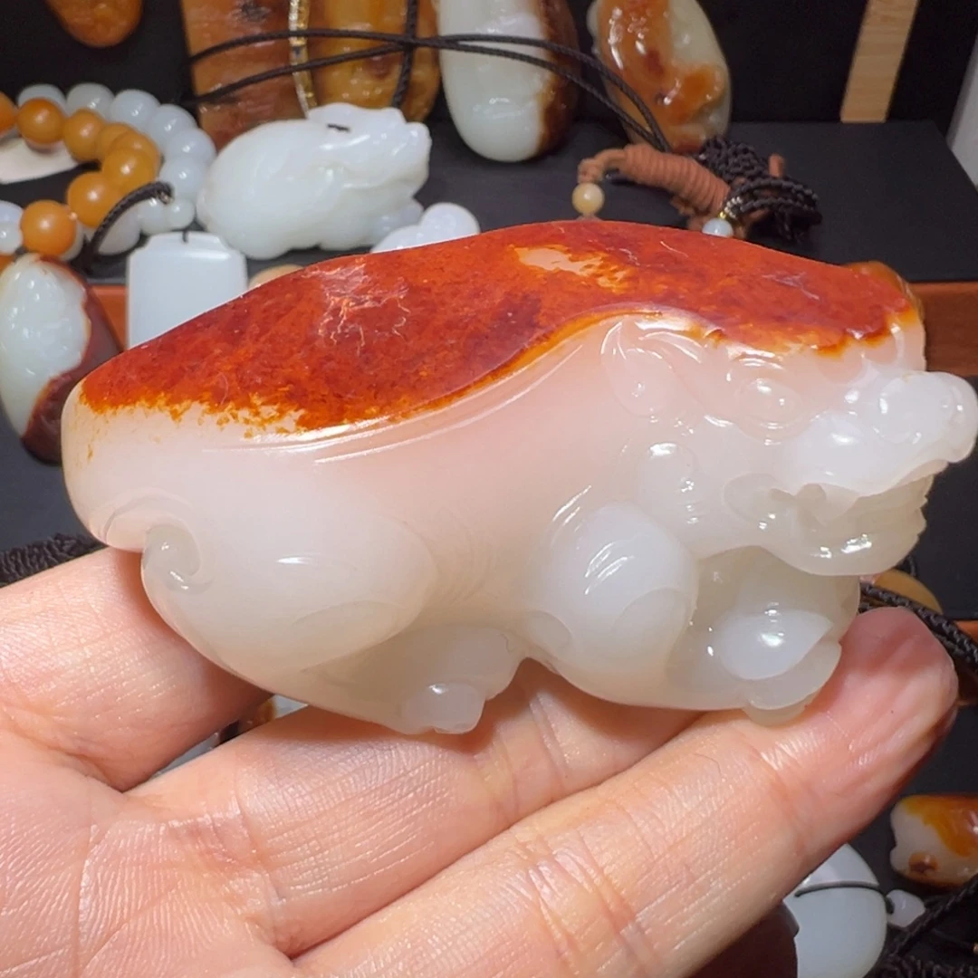 晓***平和田玉未镶嵌颈饰