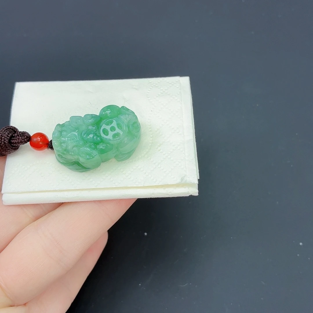 翡翠未镶嵌颈饰貔貅吊坠