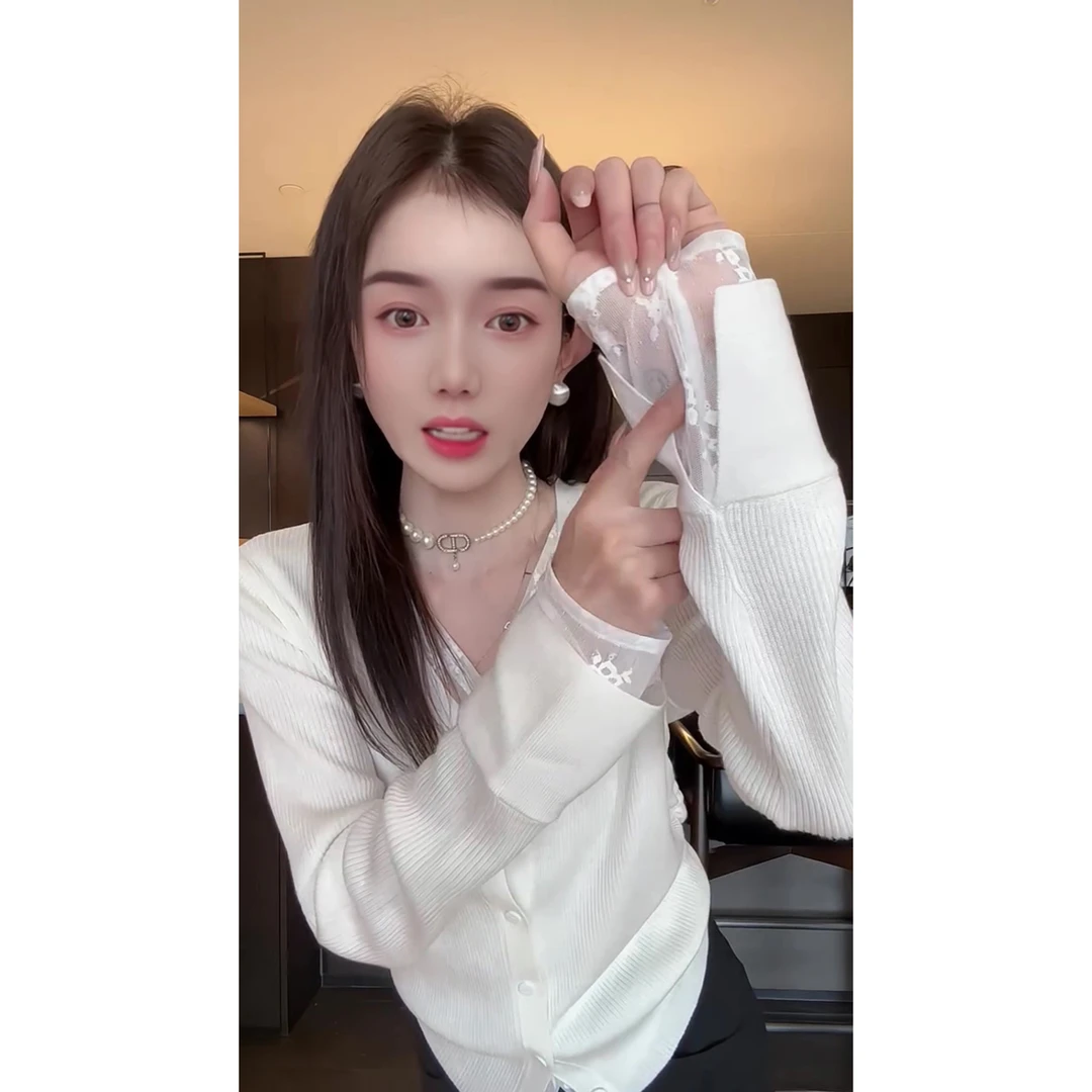 超仙蕾丝拼接针织衫假两件双层V领垂感显瘦长袖针织衫