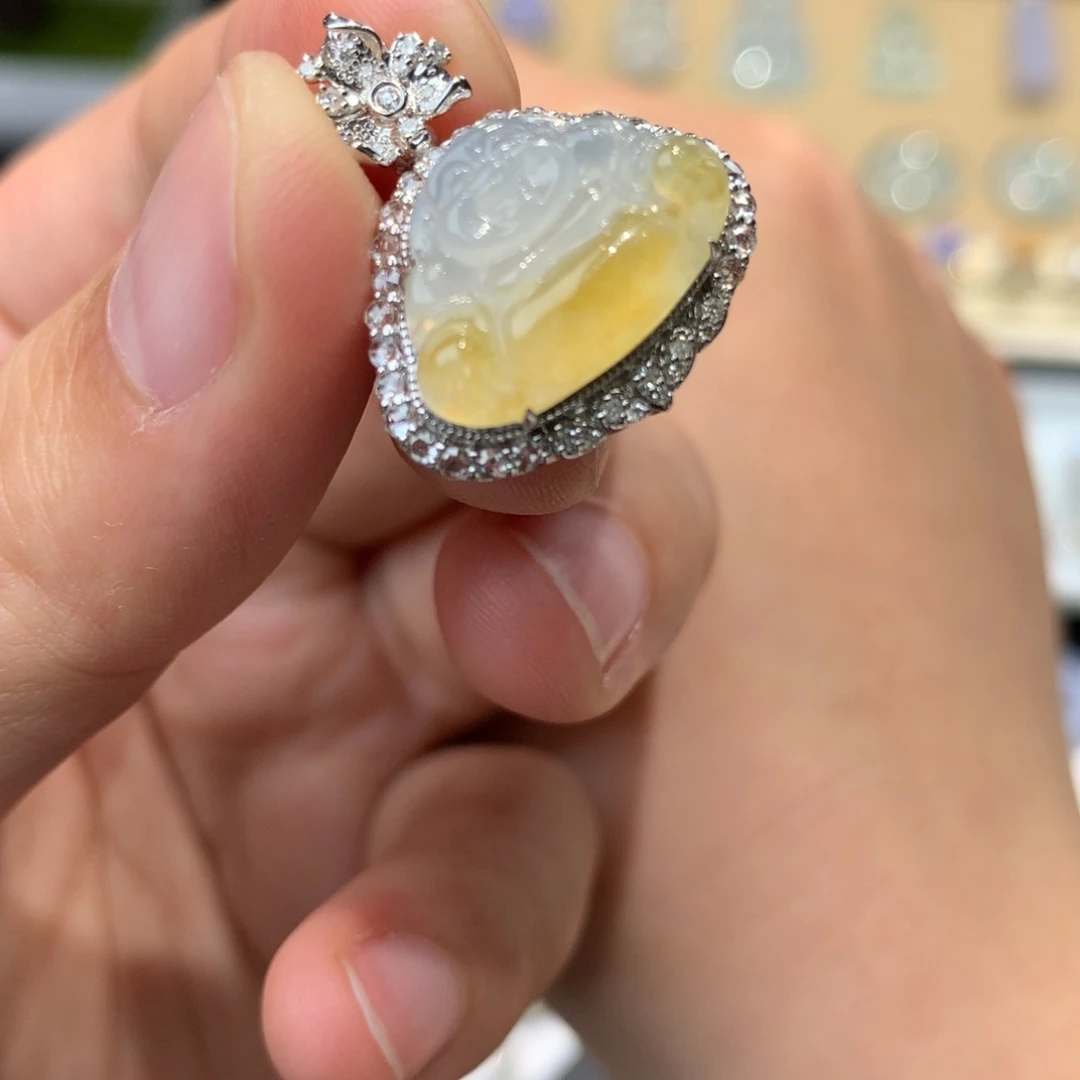 翡翠吊坠(不含链)18K金镶嵌王**?佛公