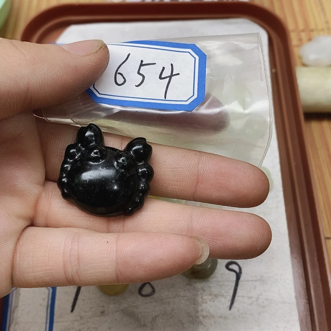 蛇纹石玉未镶嵌吊坠(不含链)彩***?654