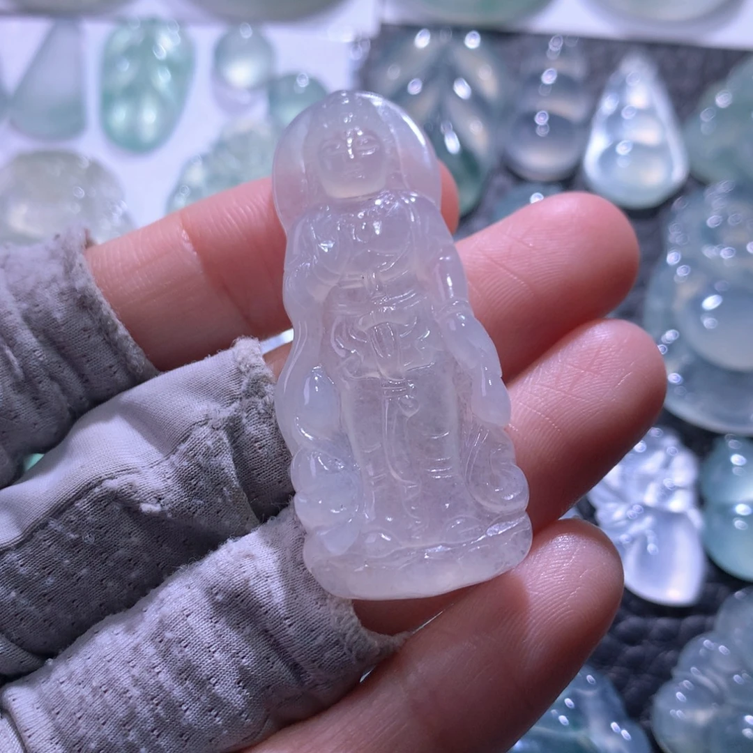 翡翠未镶嵌颈饰观音