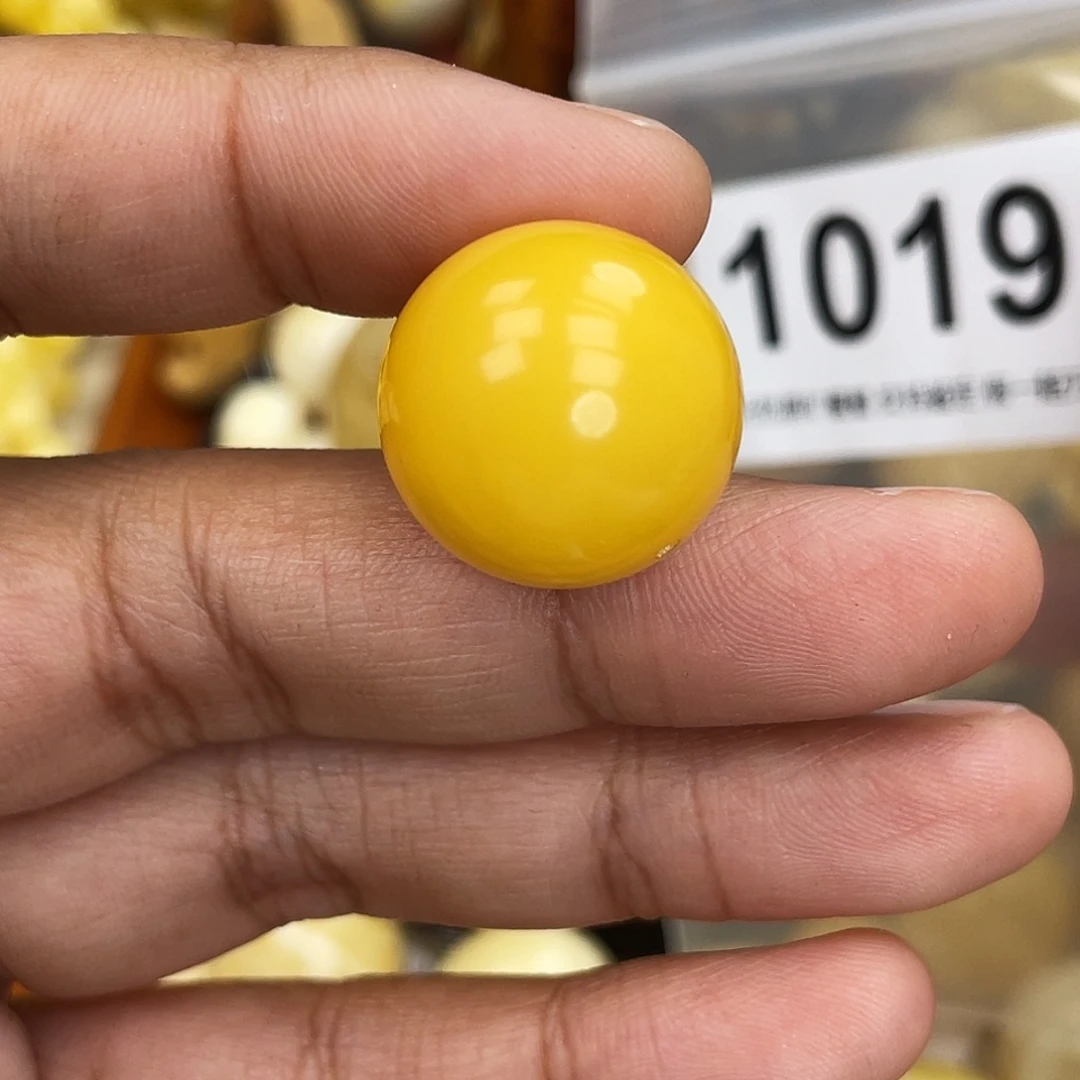 哒***哒蜜蜡未镶嵌珠宝奇石19.7