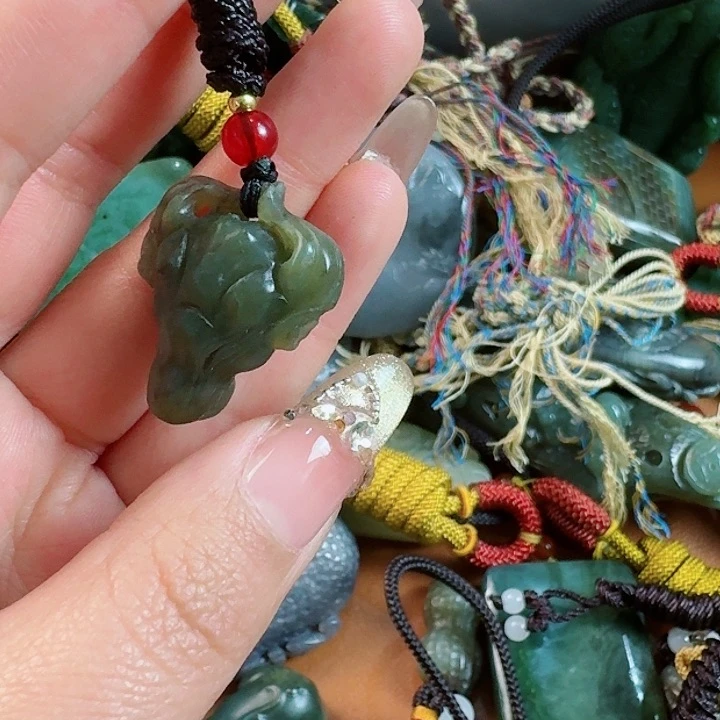 和田玉挂件未镶嵌