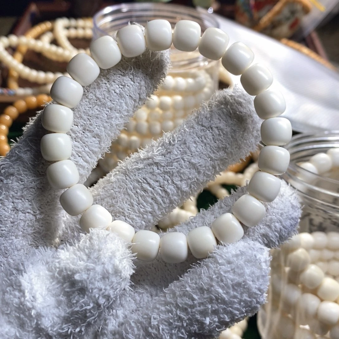 白玉菩提手串小***.白玉菩提
