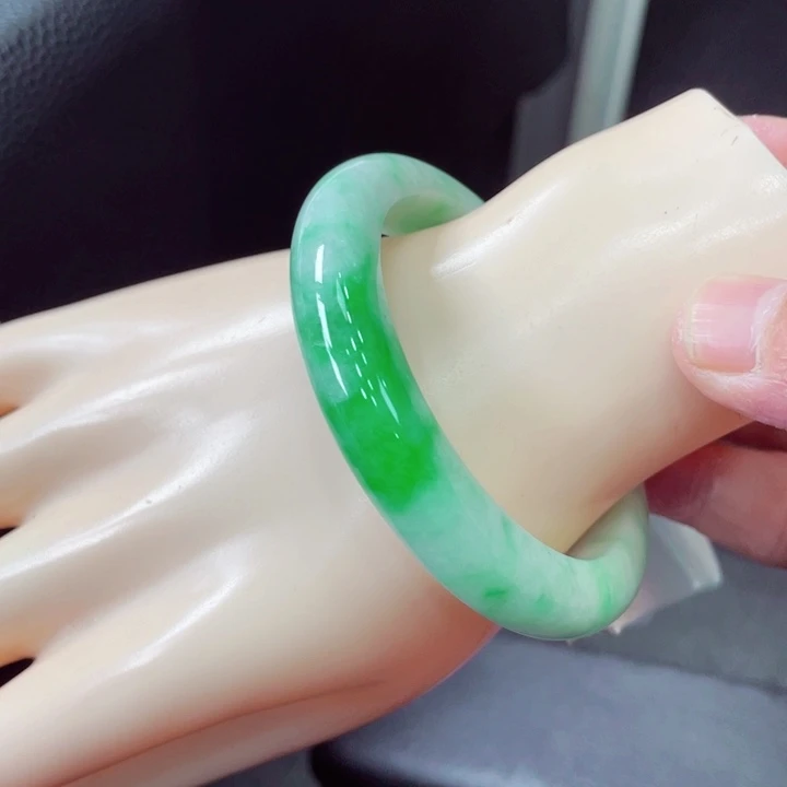 未镶嵌手镯翡翠翡翠