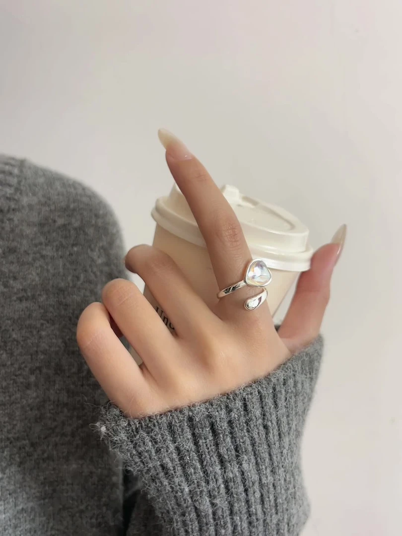 韩国ins风爱心戒指女款小众设计轻奢高级感简约百搭开口精致指环