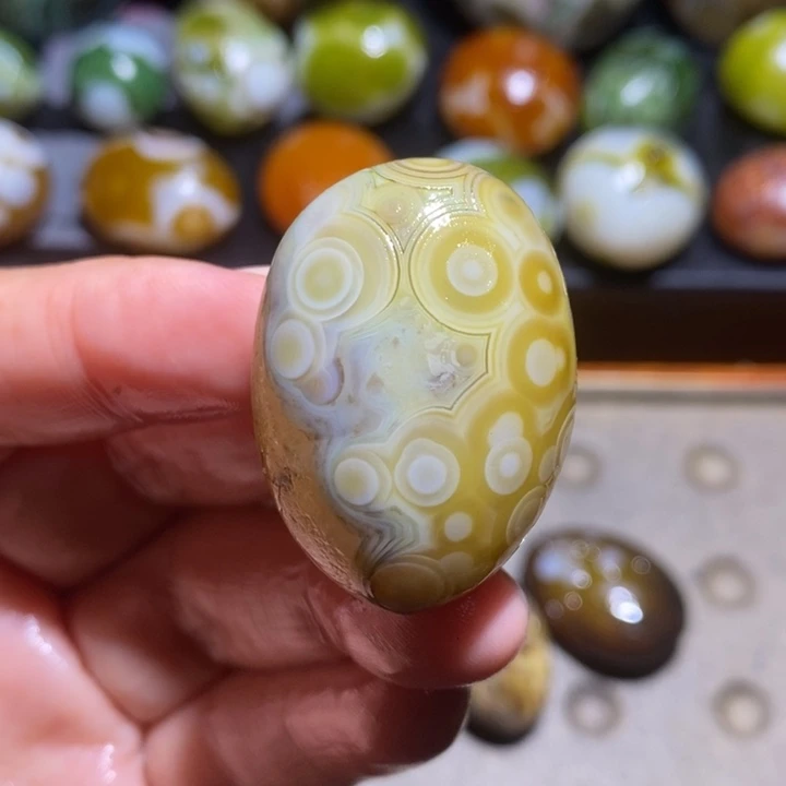 未镶嵌玛瑙/玉髓珠宝半成品90