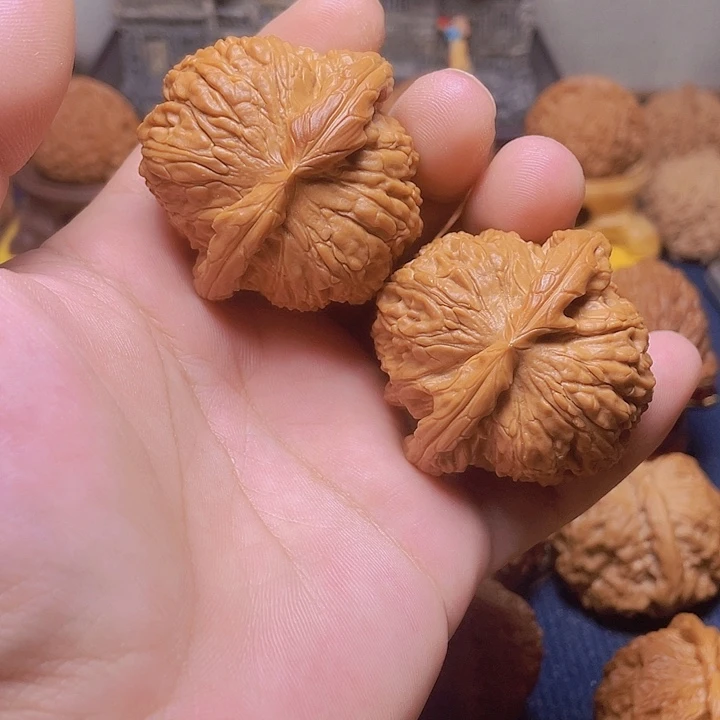 吊坠文玩核桃47闷白狮子头