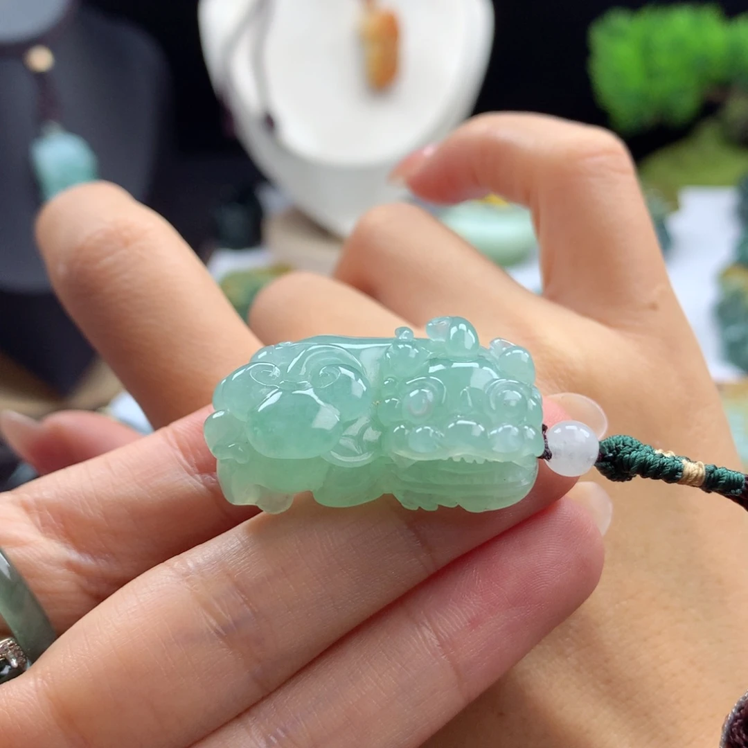 翡翠未镶嵌颈饰A10 冰果绿霸王貔貅