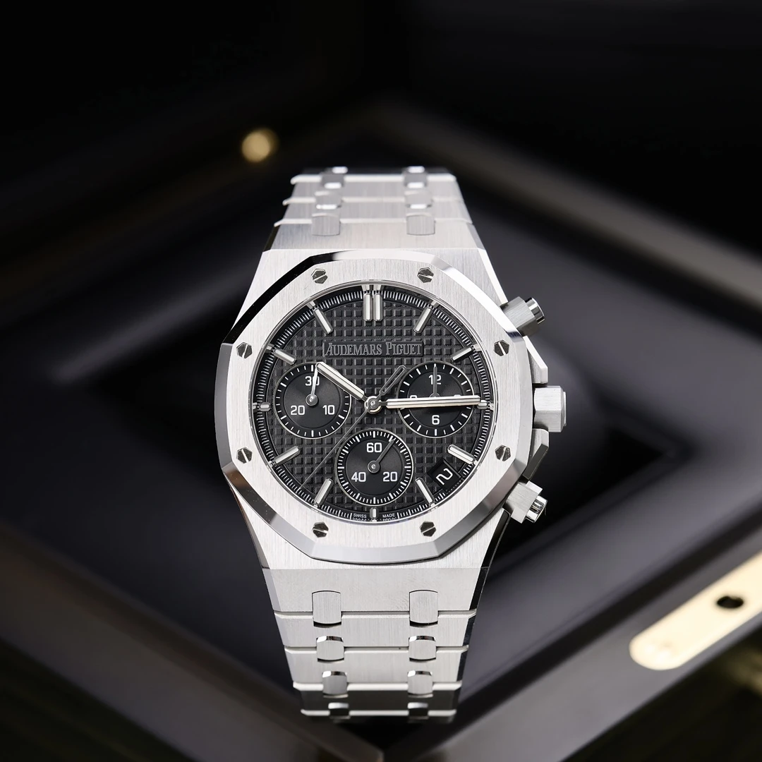 99新 Audemars Piguet/爱彼 26240ST 精钢 黑盘 2025年11月保卡