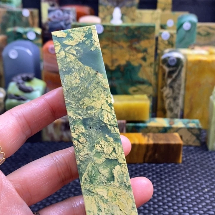 四川石莫*栏青田石印章石