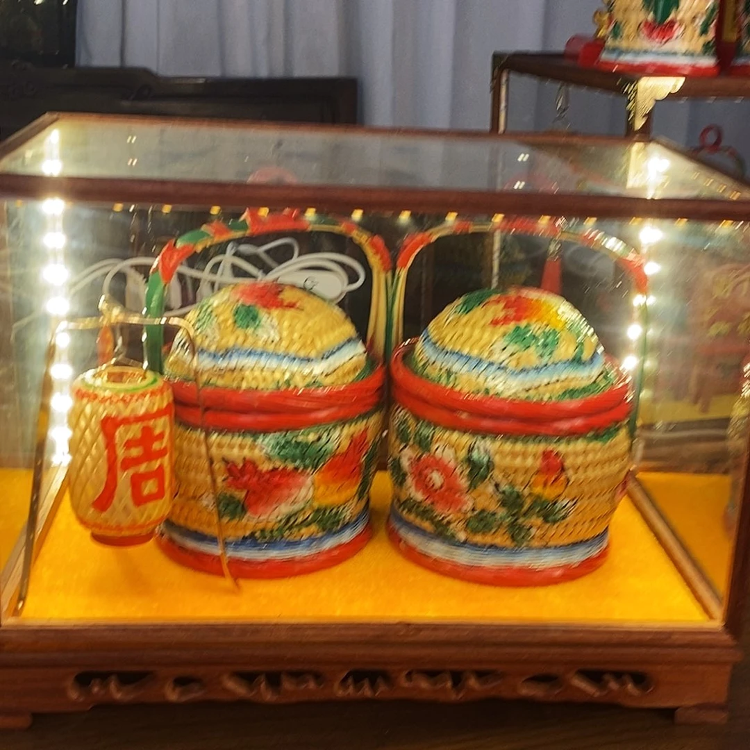 二***十花喜圆顶花篮2个加三脚架