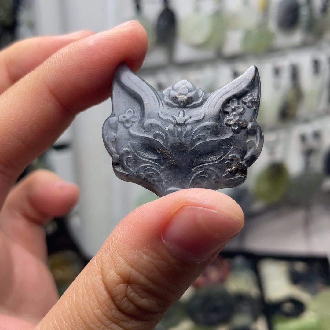 岫玉未镶嵌吊坠狐狸面具