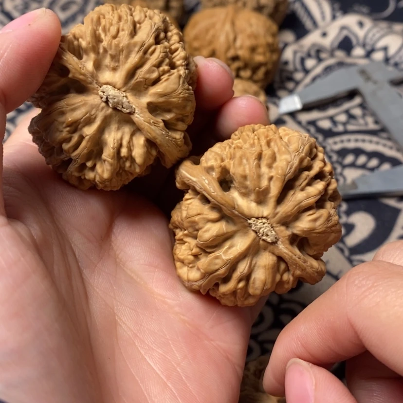 【闪购商品】文玩核桃吊坠今**n静静