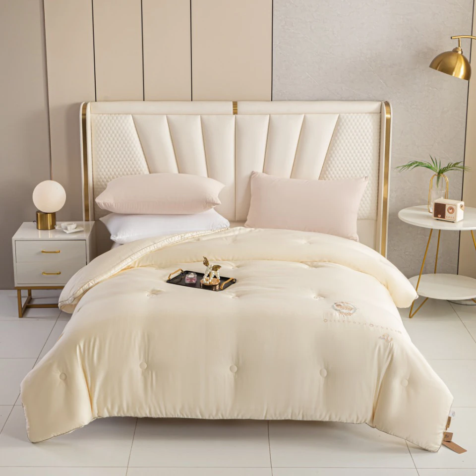 亲肤舒适，柔软透气，立体加厚绣花被子被芯学生刺绣被褥