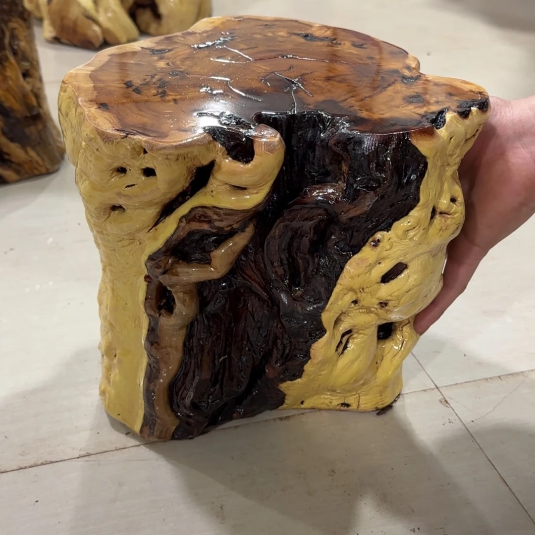 郑***。龙纹鸡心枣木手工艺品