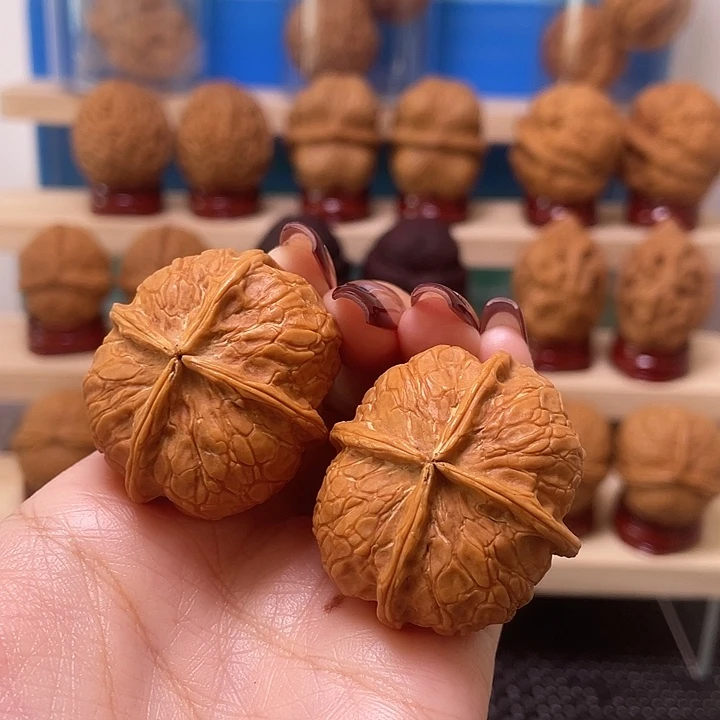 ****天文玩核桃吊坠柿饼四棱95