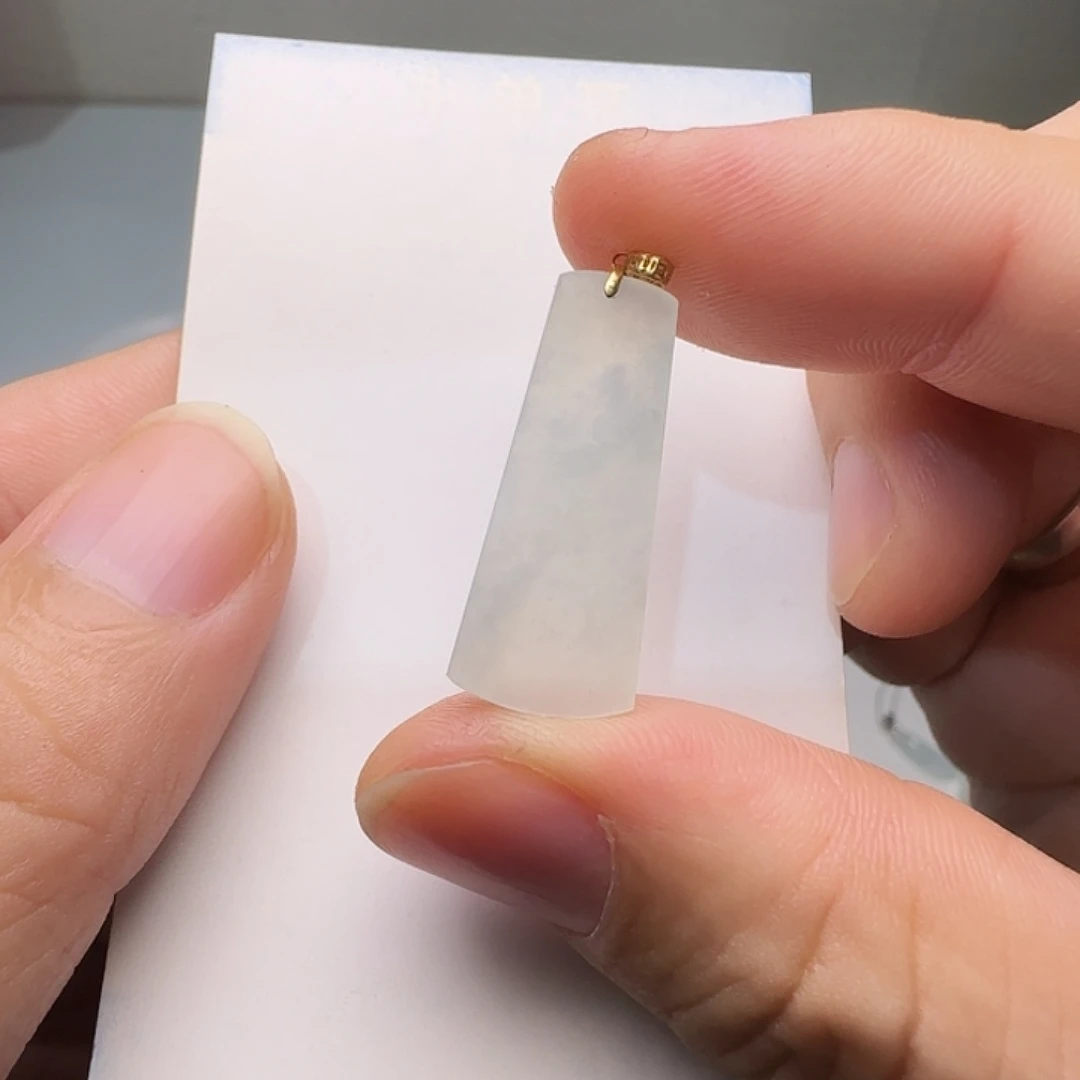 翡翠18K金镶嵌耳饰