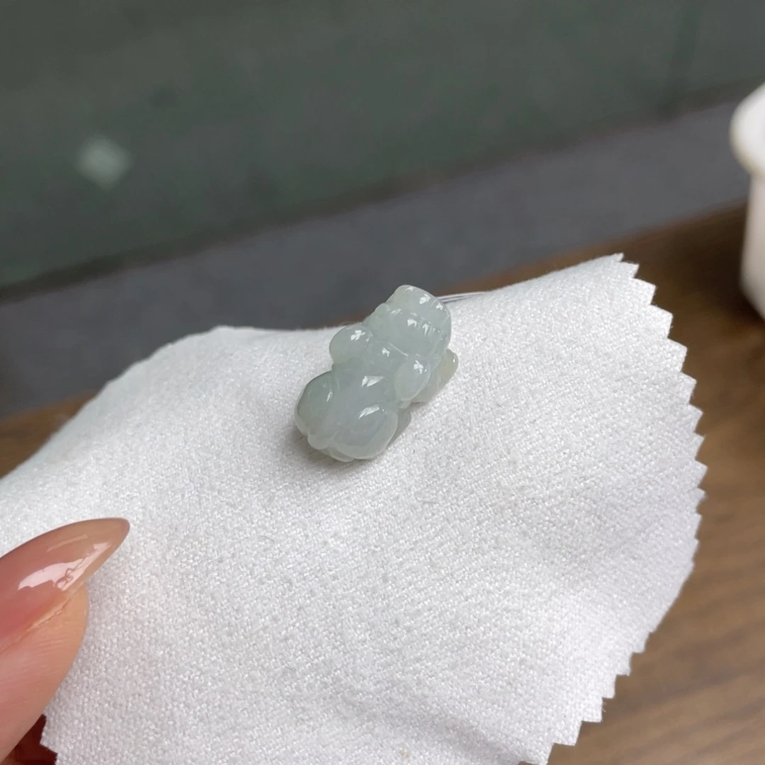 翡翠颈饰未镶嵌貔貅