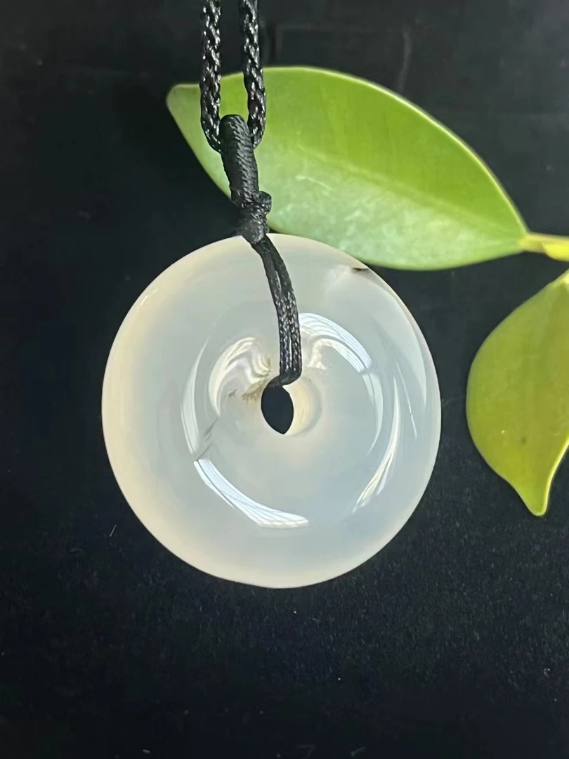 精选冰透玛瑙玉髓水润平安扣