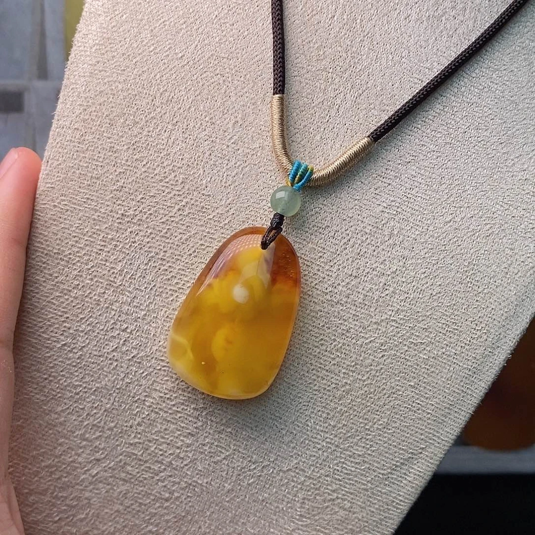未镶嵌琥珀珠宝奇石