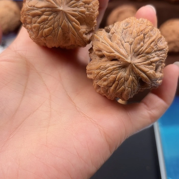 厌***.文玩核桃吊坠门墩
