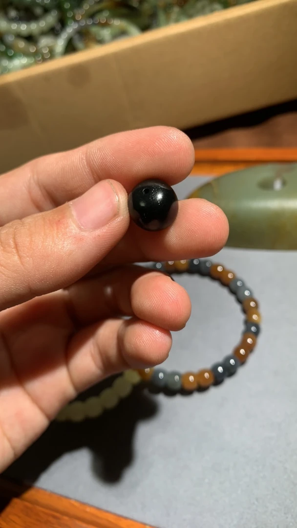 新疆和田玉精工单圈手串