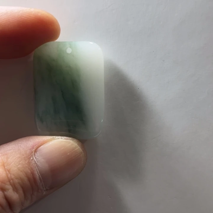 石英质玉未镶嵌颈饰
