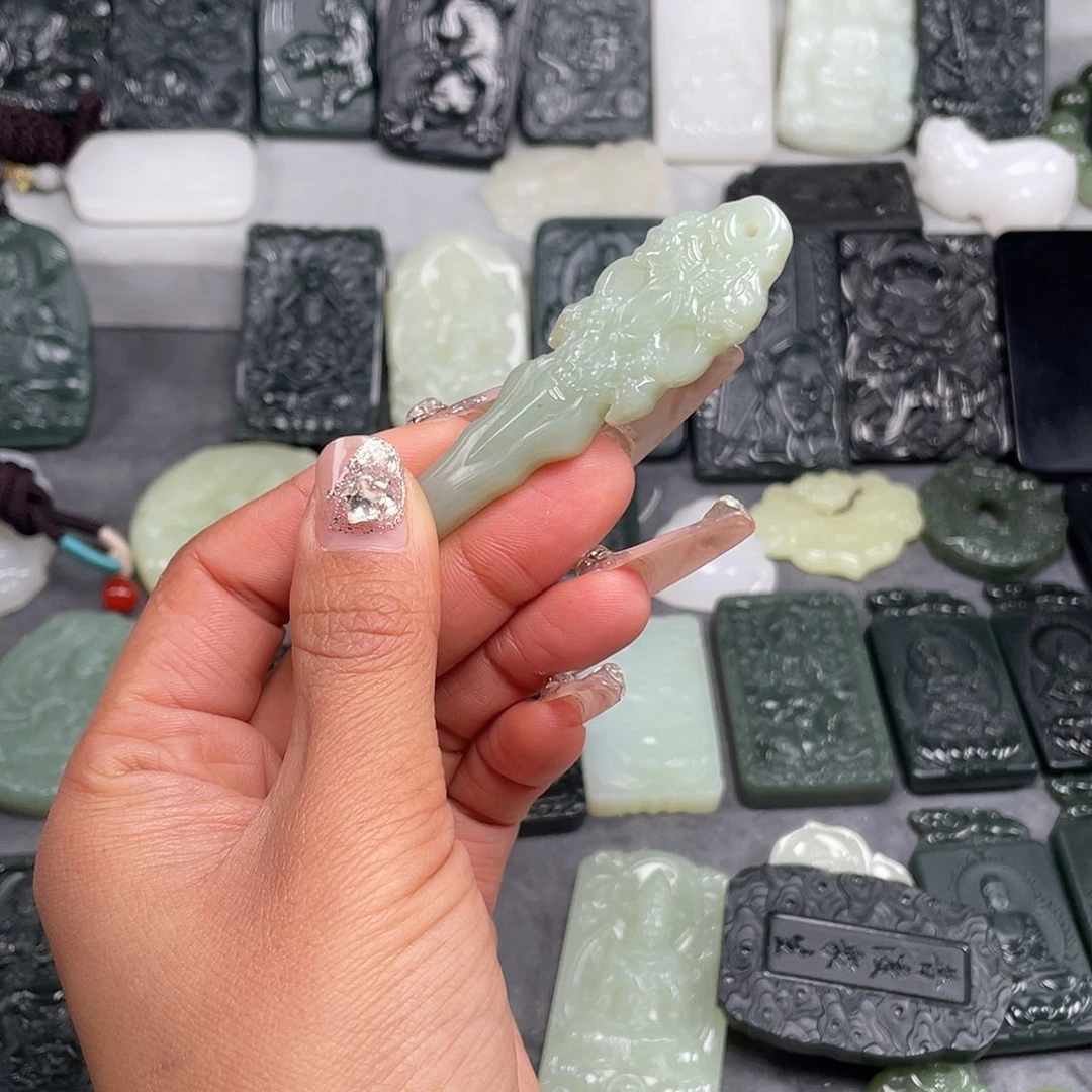 和田玉未镶嵌颈饰