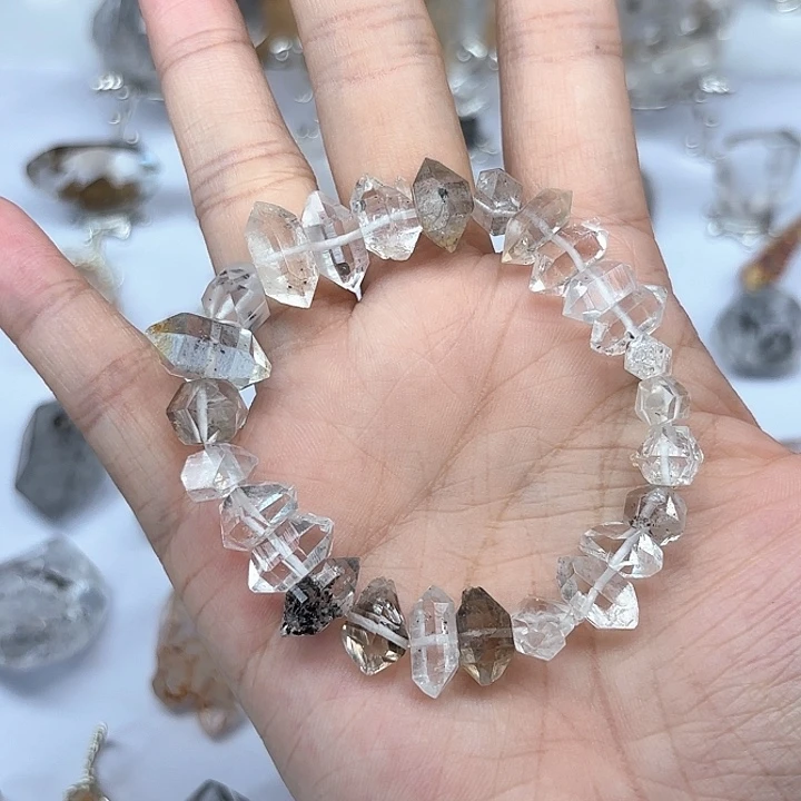 水晶手串未镶嵌闪灵钻手串