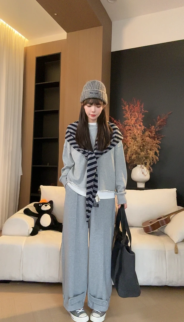 Nana【漫游者】初秋文艺不规则毛边宽松休闲圆领长袖卫衣#NN9166