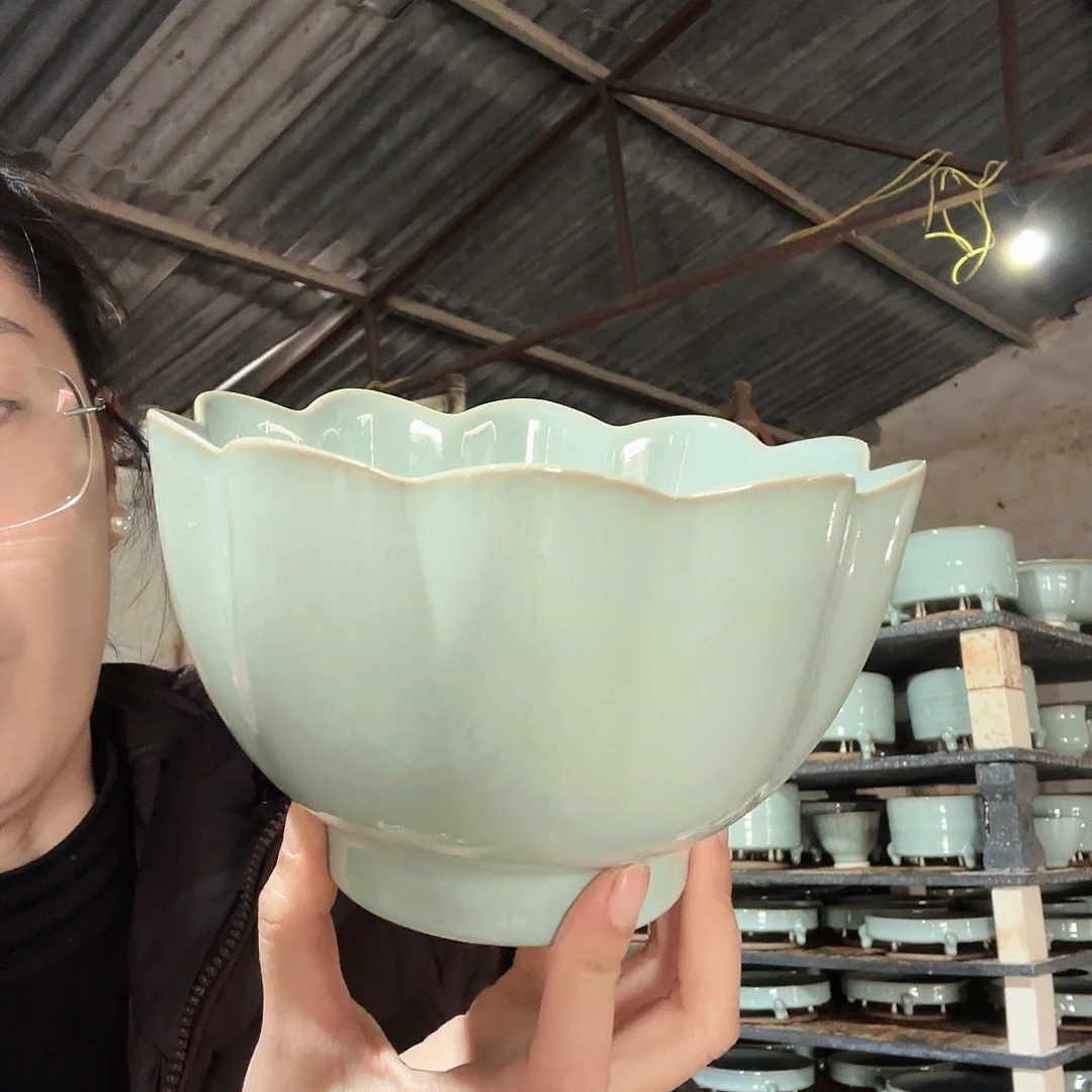 摆件天青釉大号莲花碗