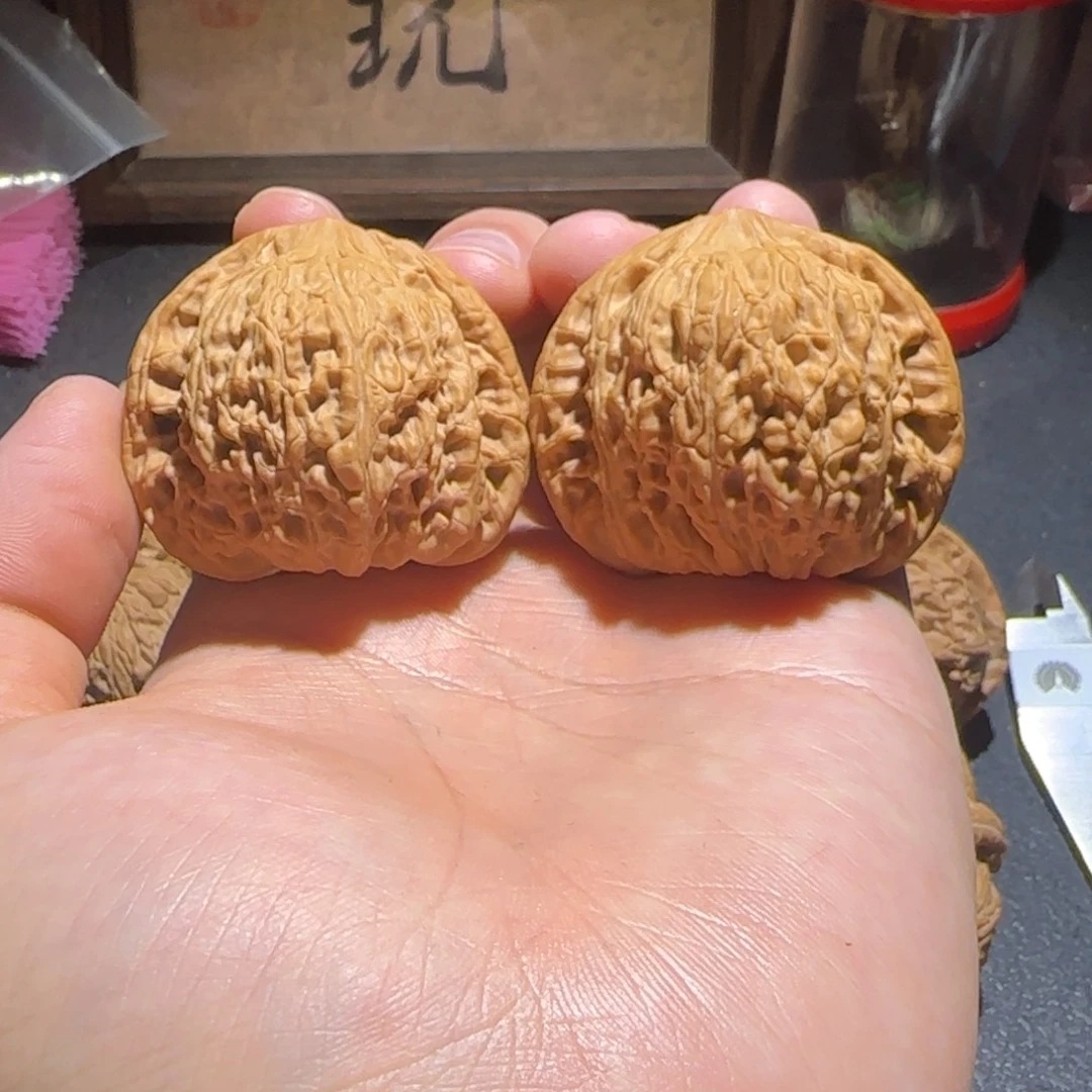 文玩核桃吊坠46平谷绣球