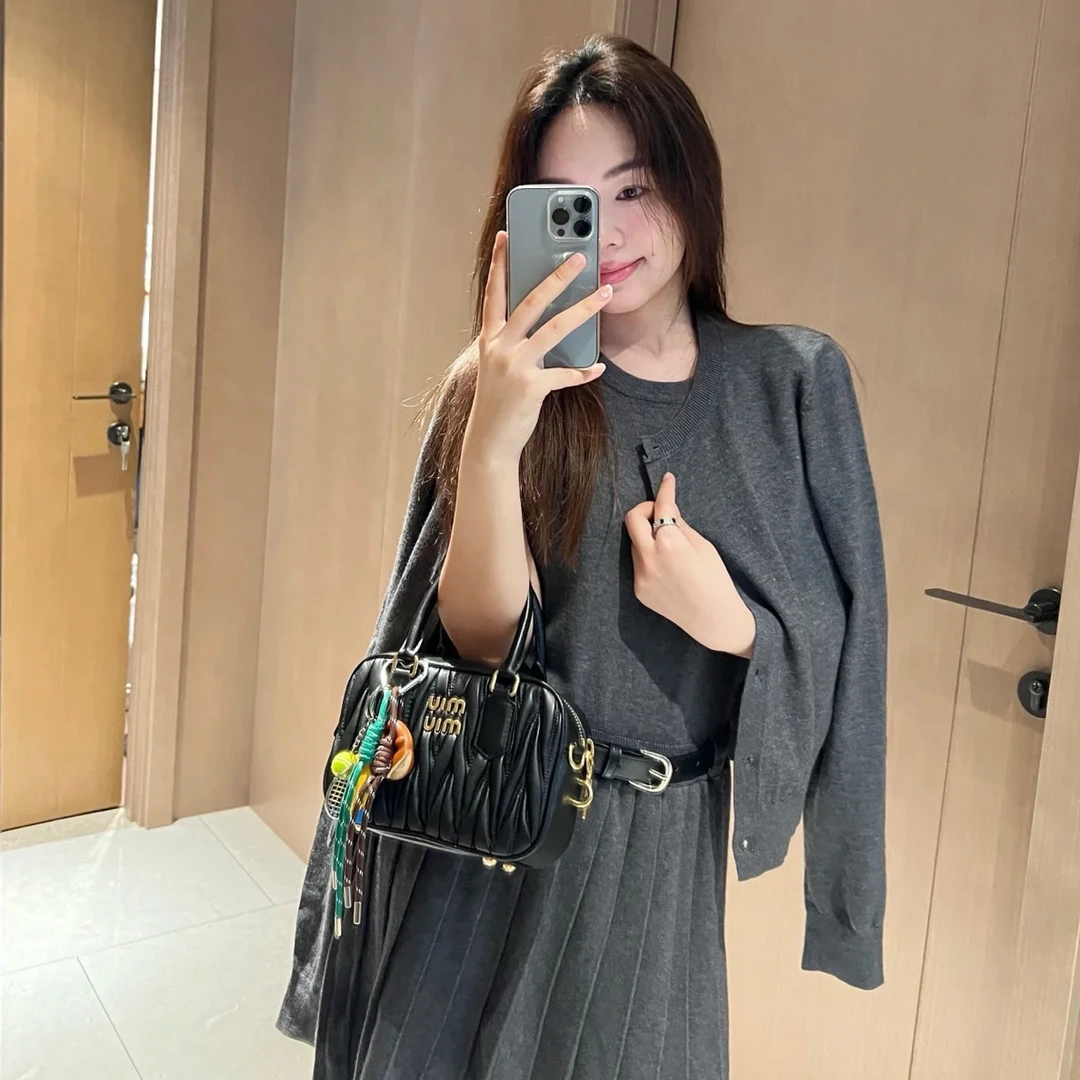 296大码230斤糯米羊绒针织开衫背心百褶连衣裙显瘦腰带套装