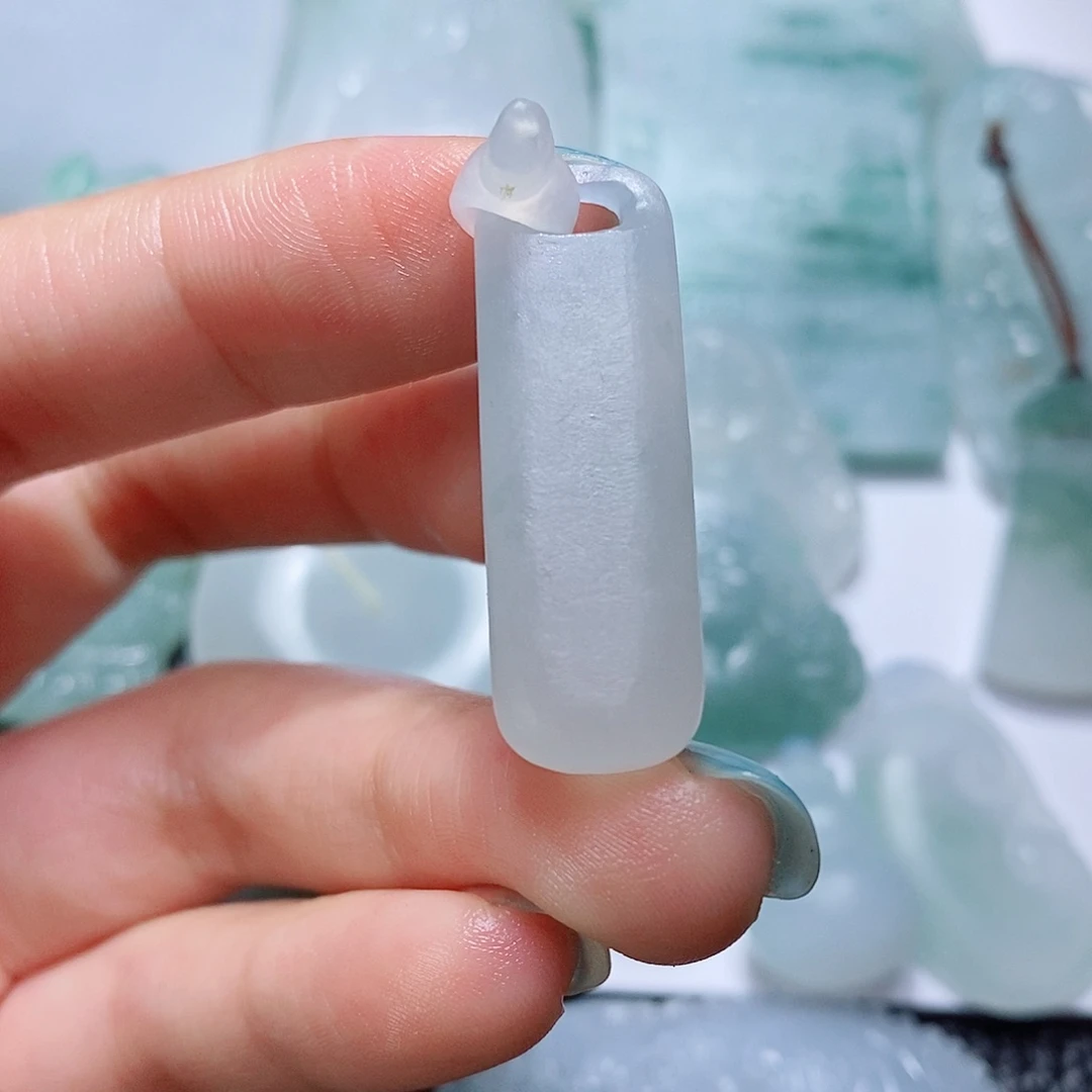 定制翡翠未镶嵌毛货付款后确认抛光