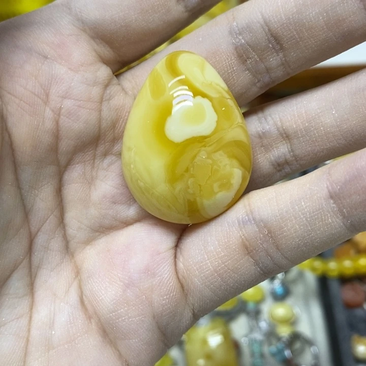 蜜蜡未镶嵌裸石吊坠