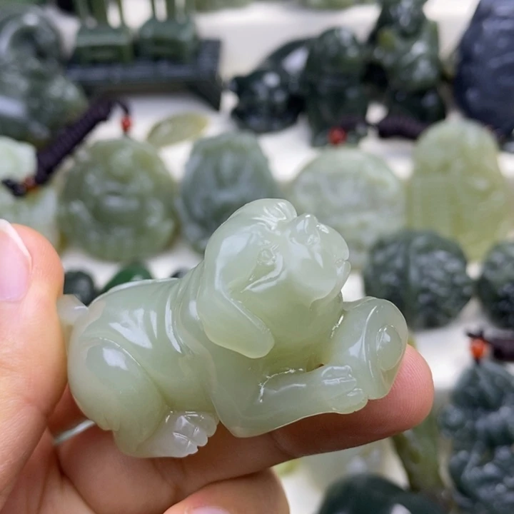 颈饰未镶嵌和田玉