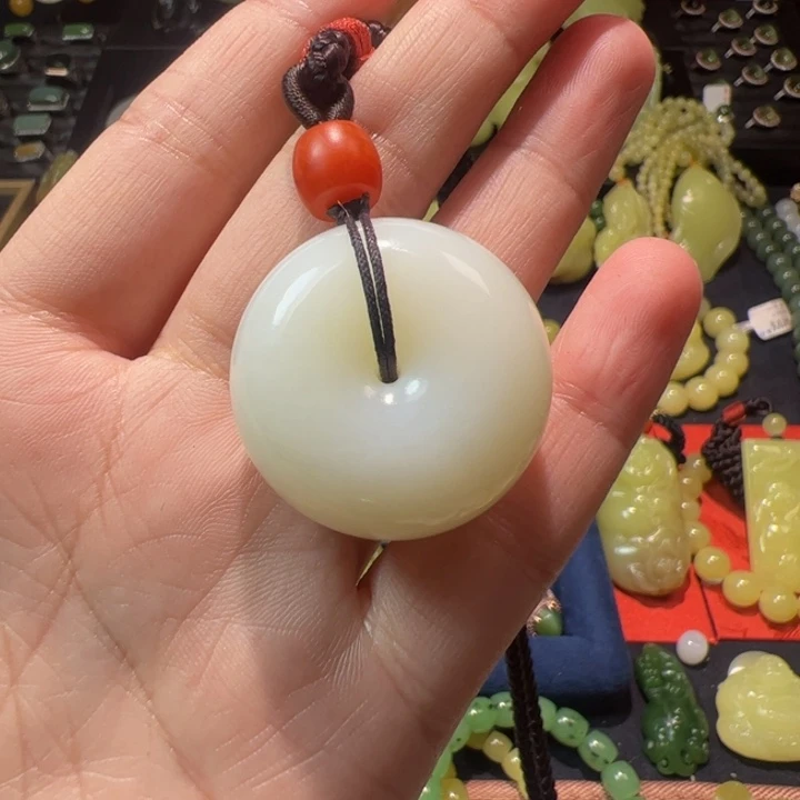 和田玉颈饰未镶嵌