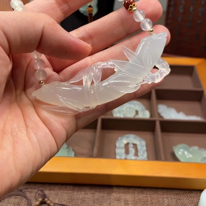 蛇纹石玉合金颈饰