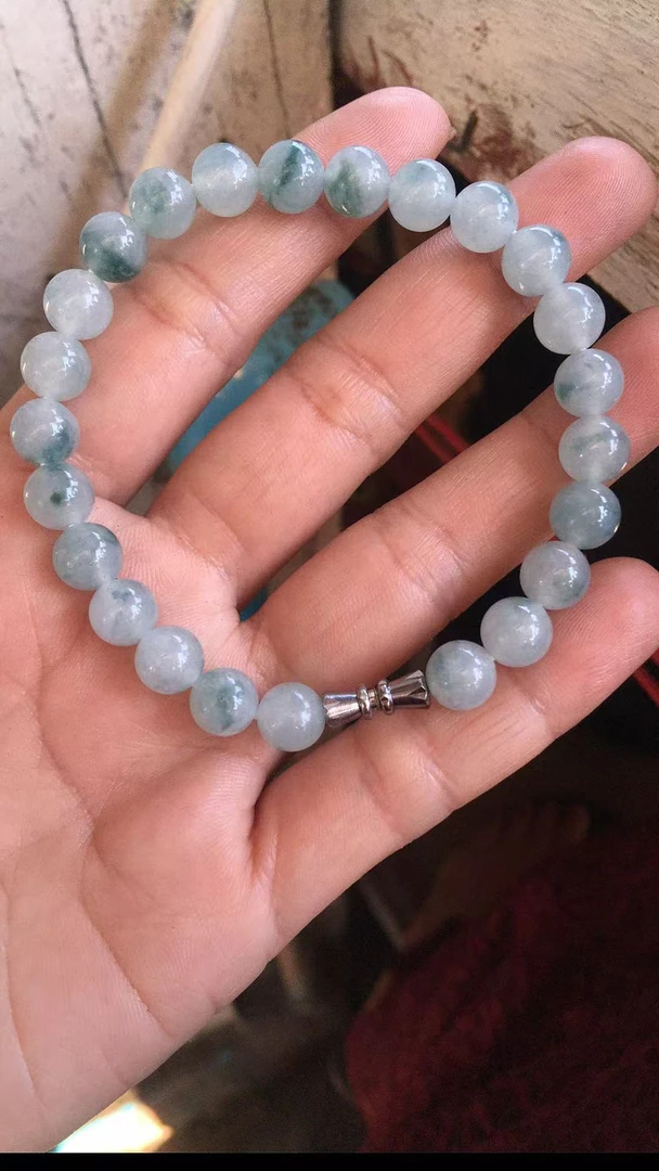 卡8糯冰飘花翡翠手串