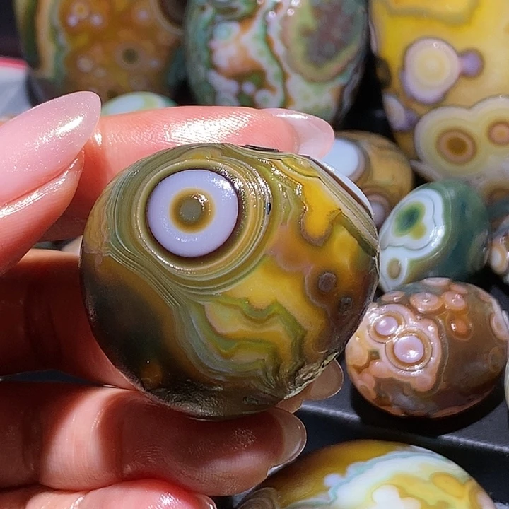 玛瑙/玉髓未镶嵌珠宝奇石91