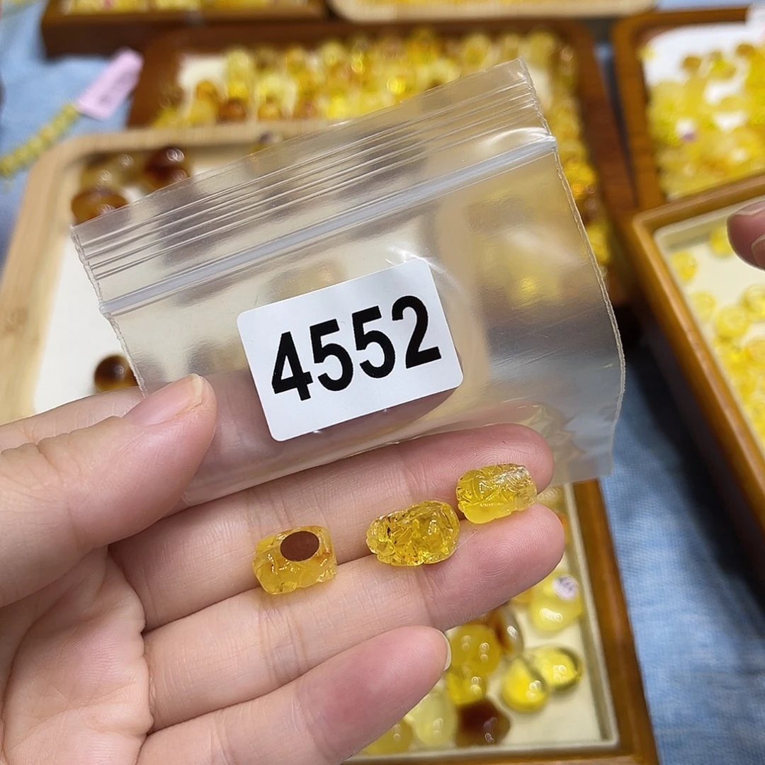 琥珀未镶嵌珠宝奇石