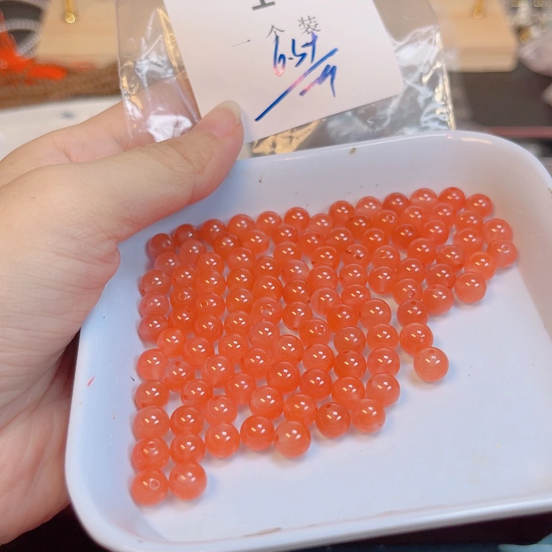 南红玛瑙未镶嵌珠宝奇石144 。
