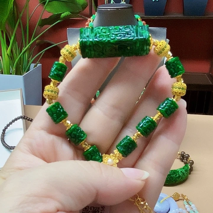翡翠未镶嵌颈饰手串