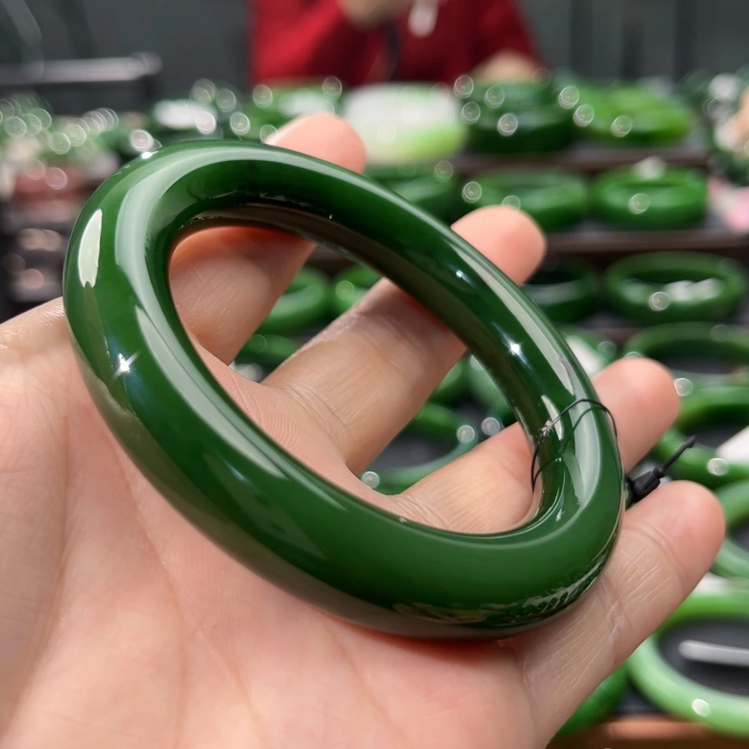 未镶嵌手镯和田玉（碧玉）