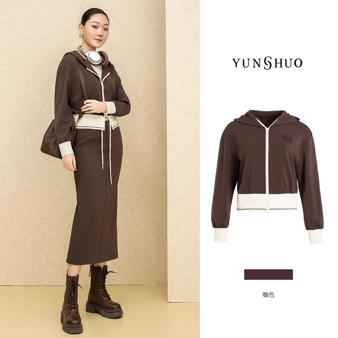 允硕春季新品时尚百搭休闲连帽字母女咖色运动短款上衣外套455421